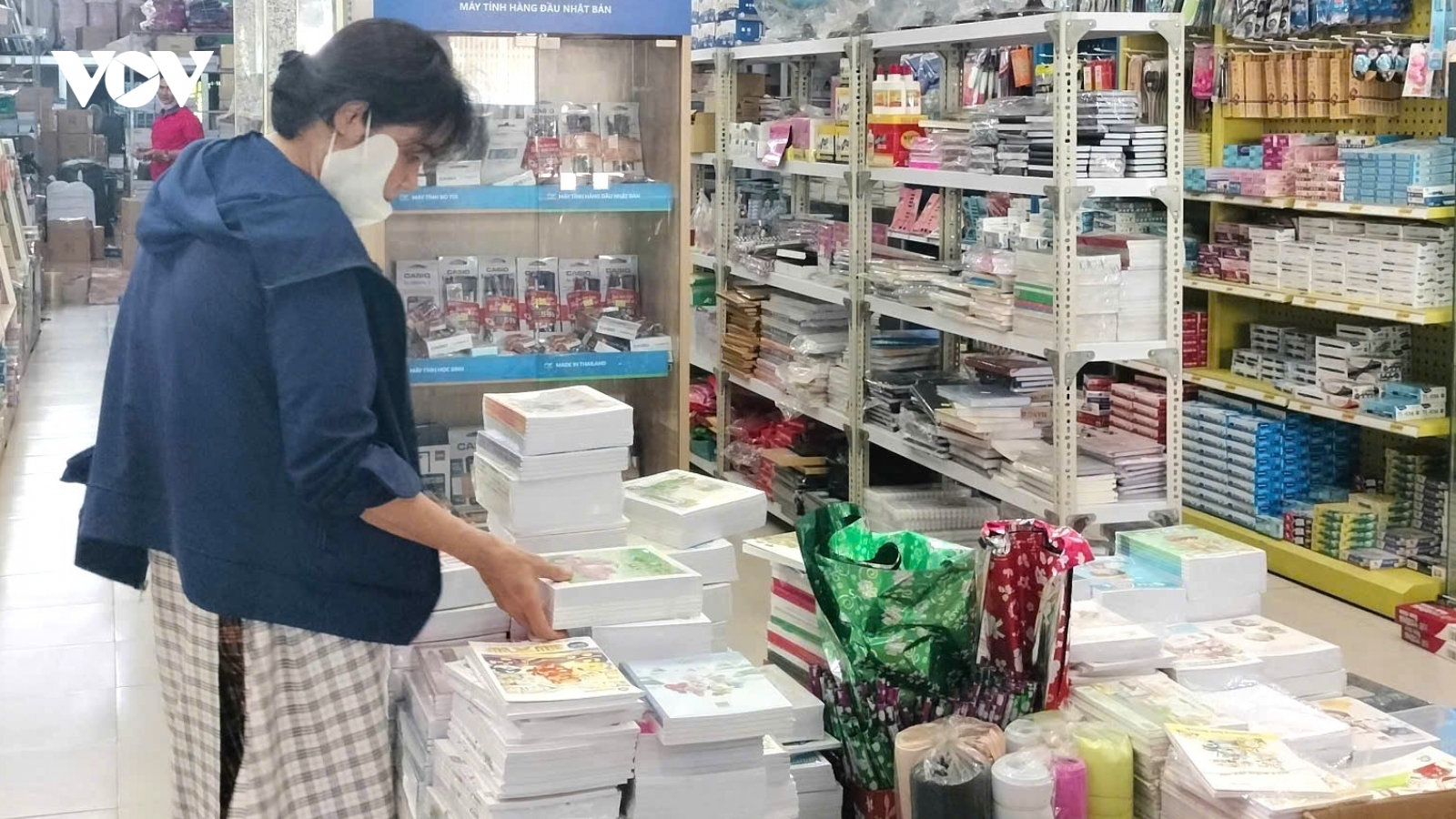 Cà Mau: Khó khăn tìm mua sách giáo khoa trước thềm năm học mới