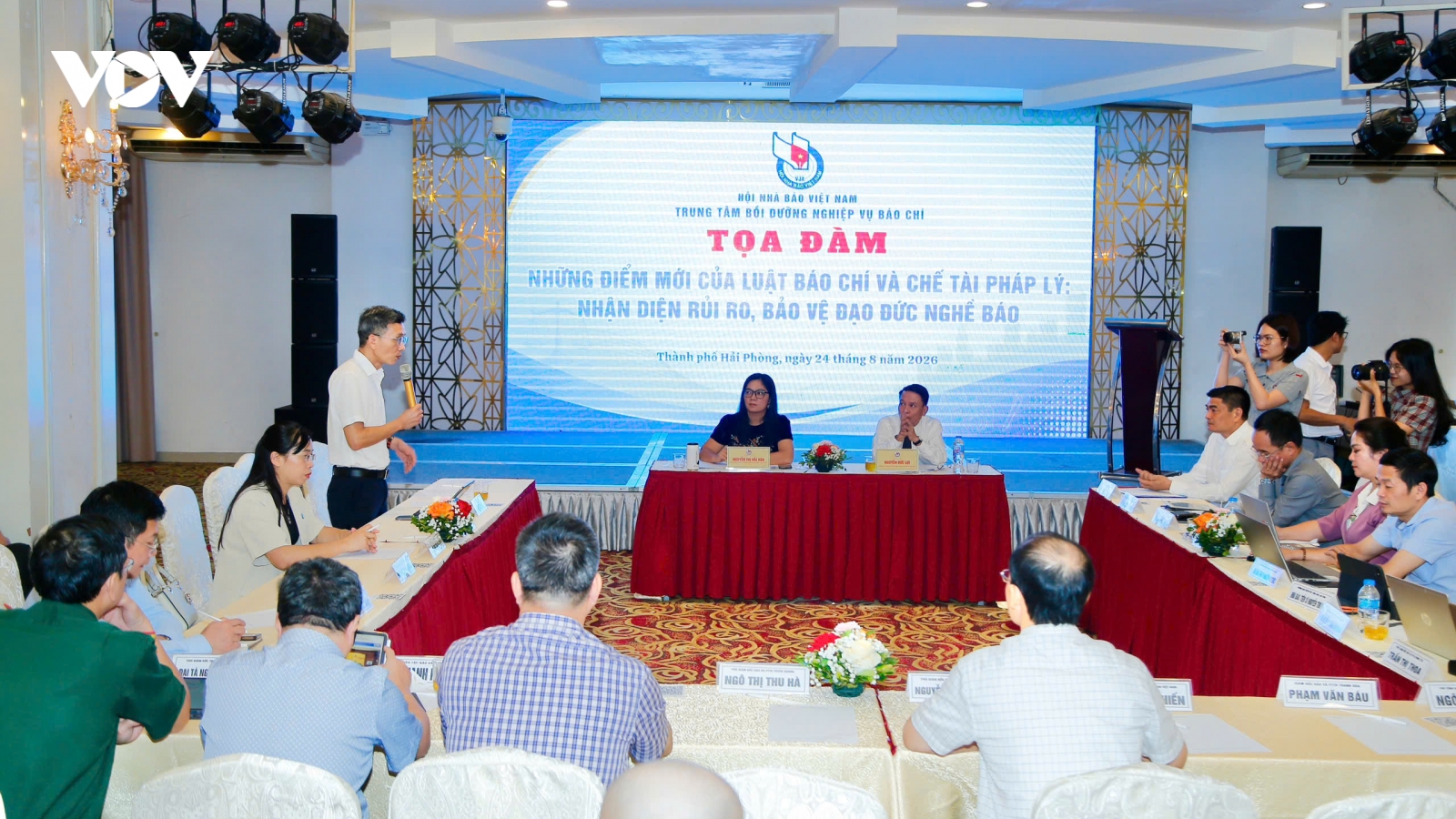 Nhận diện rủi ro, bảo vệ đạo đức nghề báo trong kỷ nguyên số