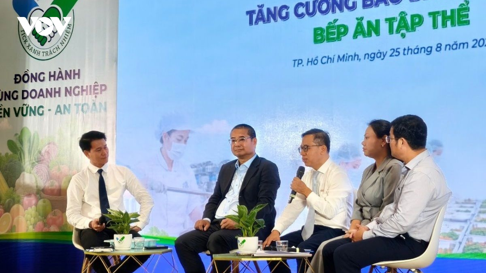 TP.HCM tăng kiểm soát chuỗi cung ứng để bảo đảm suất ăn an toàn