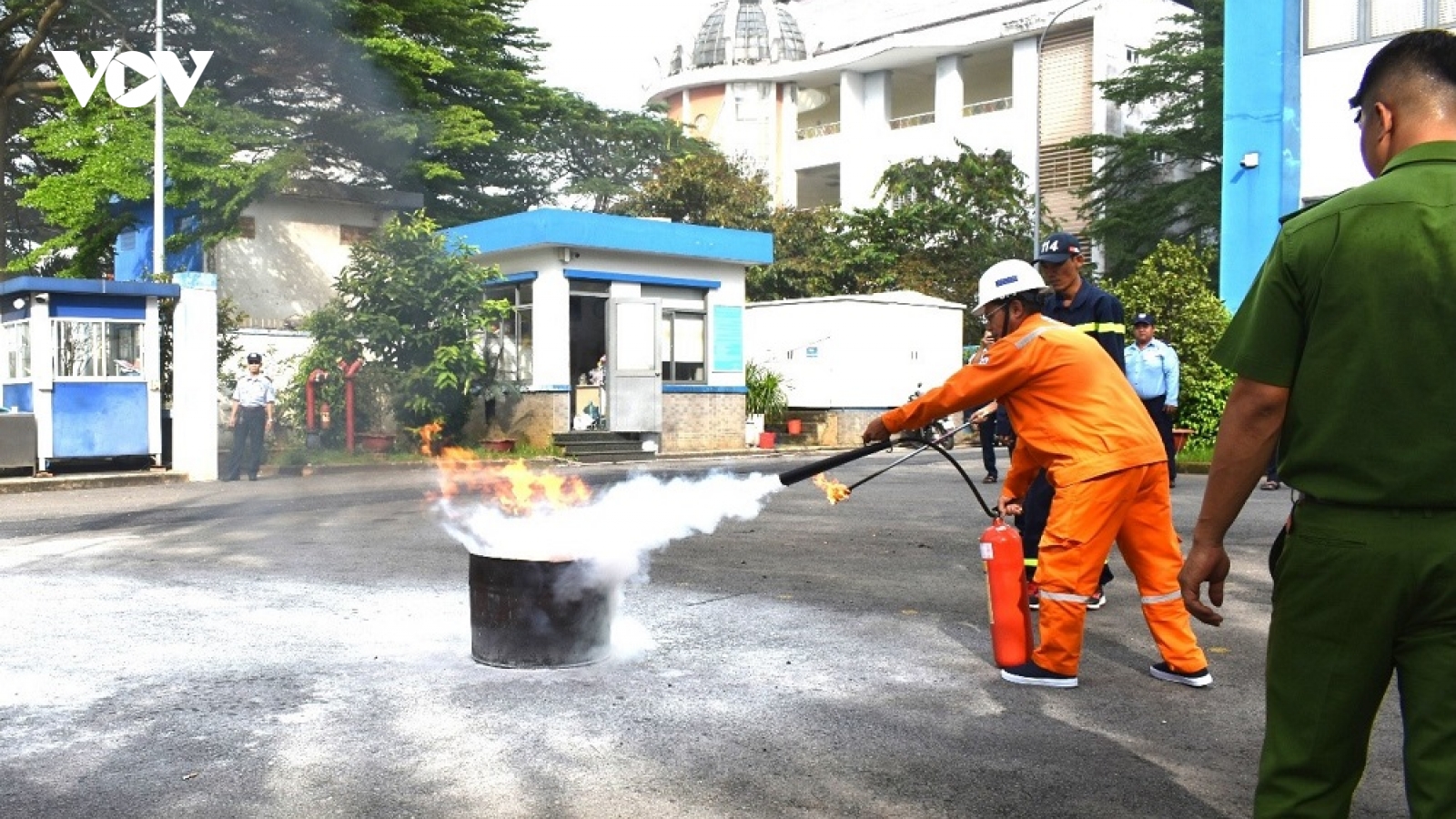 EVNHCMC: Nhiều giải pháp tuyên truyền an toàn điện cho khách hàng