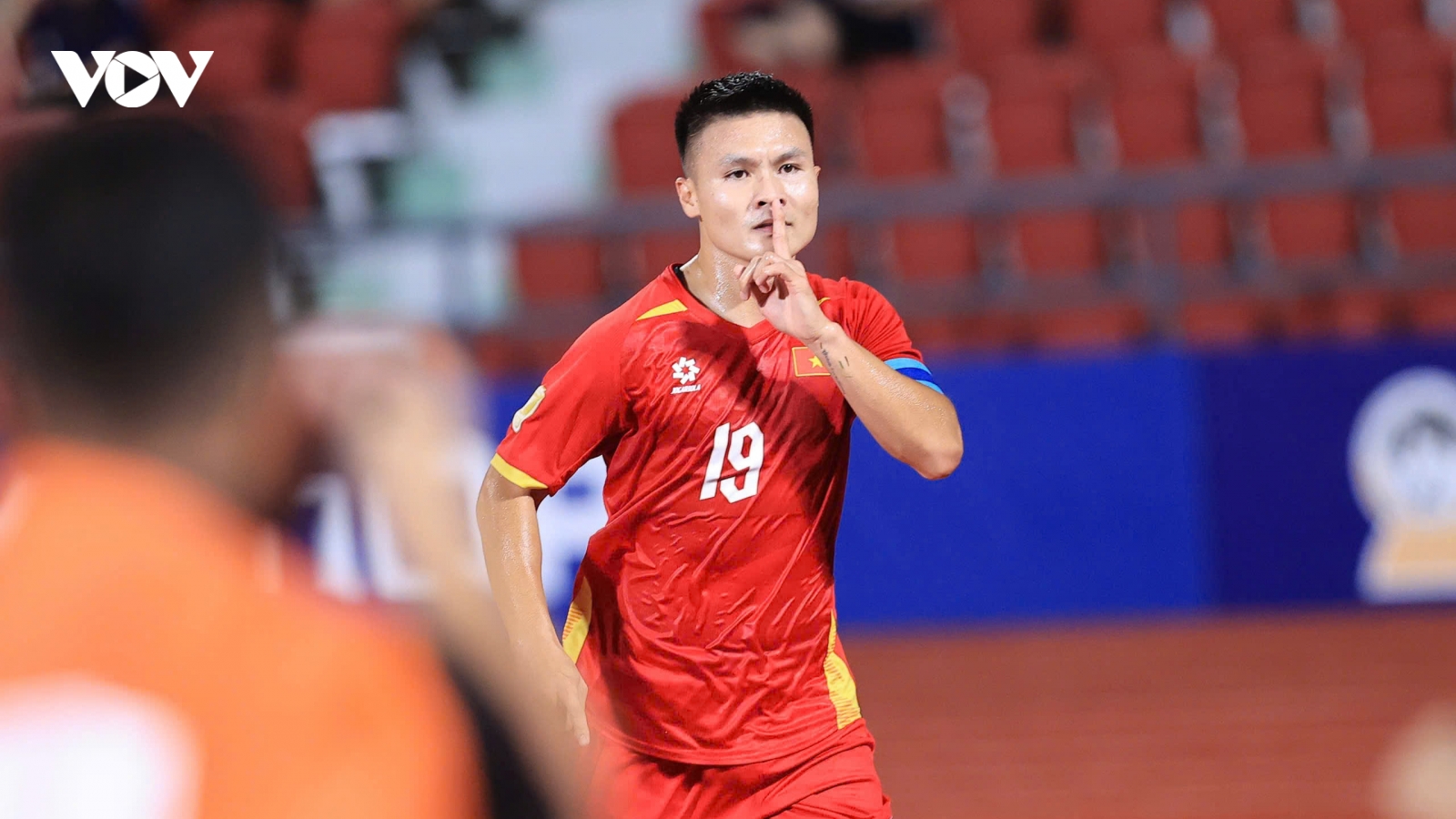 Hai Long và Quang Hải xé lưới Thái Lan, ĐT Việt Nam sáng cửa vô địch ASEAN Cup