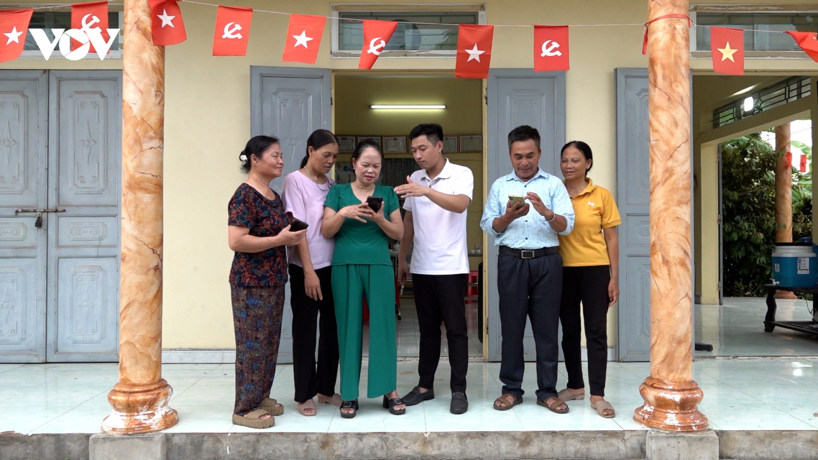 Sau sáp nhập thôn, tổ dân phố: Người trẻ "gánh việc làng", khát khao cống hiến