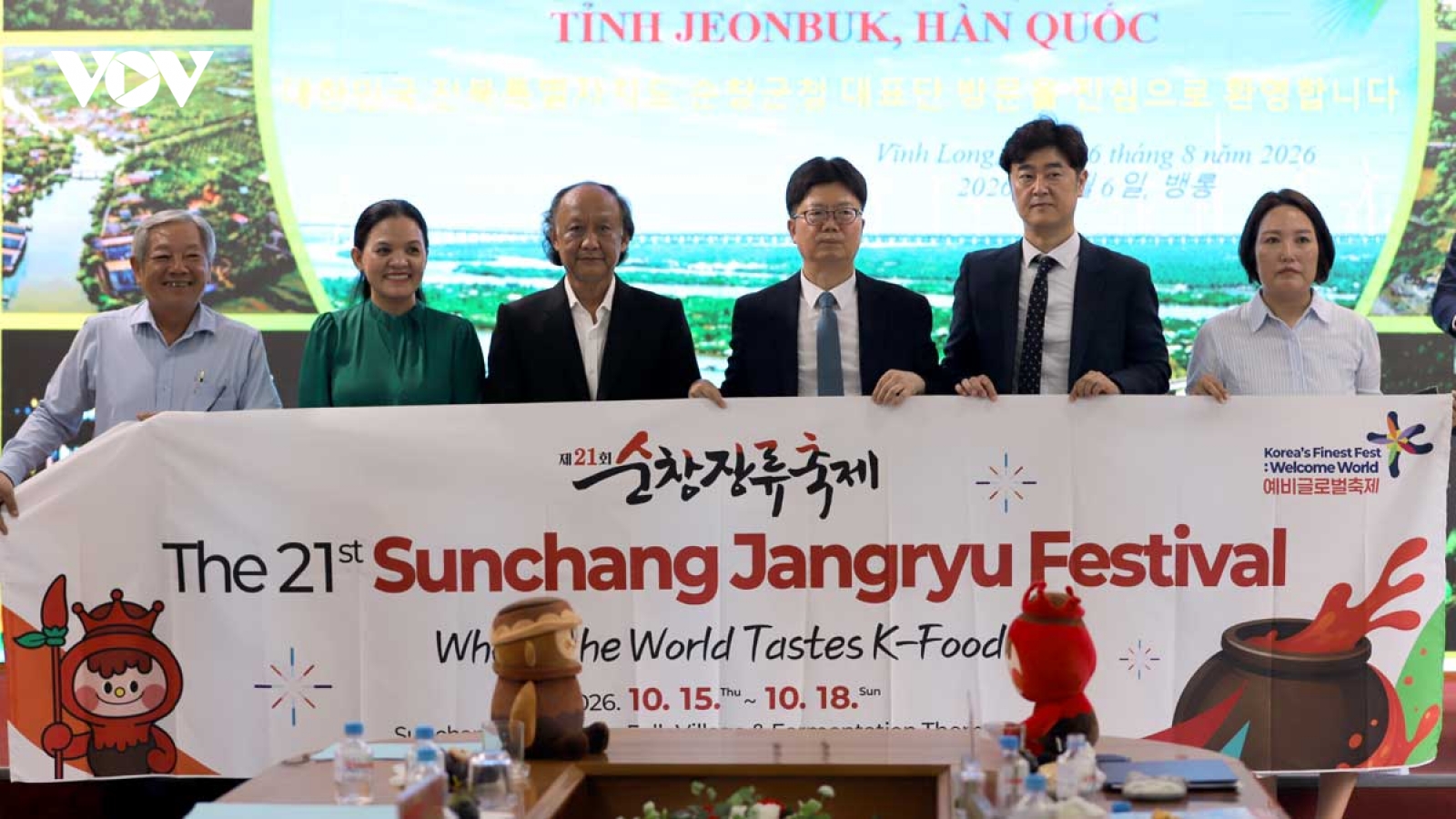 Phó huyện trưởng của Hàn Quốc quảng bá lễ hội truyền thống ở miền Tây