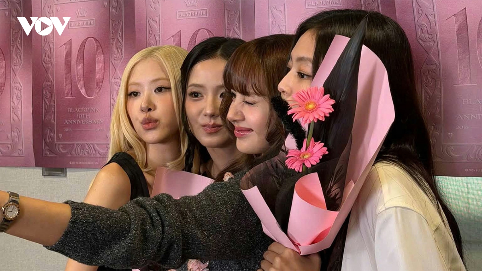 Jennie của BLACKPINK xin lỗi người hâm mộ sau lễ kỷ niệm 10 năm