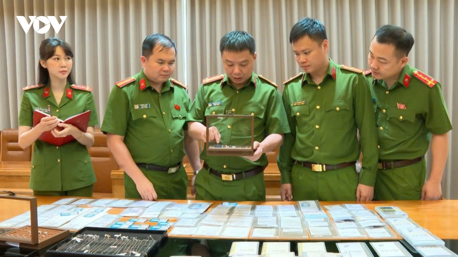 Thủ tướng gửi thư khen lực lượng chức năng triệt phá đường dây buôn lậu kim cương
