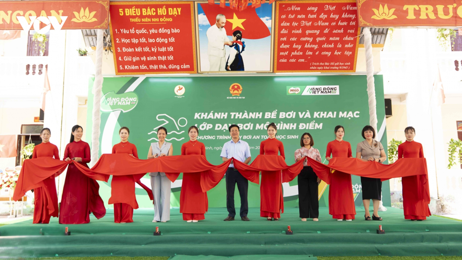 Nestlé Việt Nam trao tặng bể bơi và lớp dạy bơi mô hình điểm tại Bắc Ninh