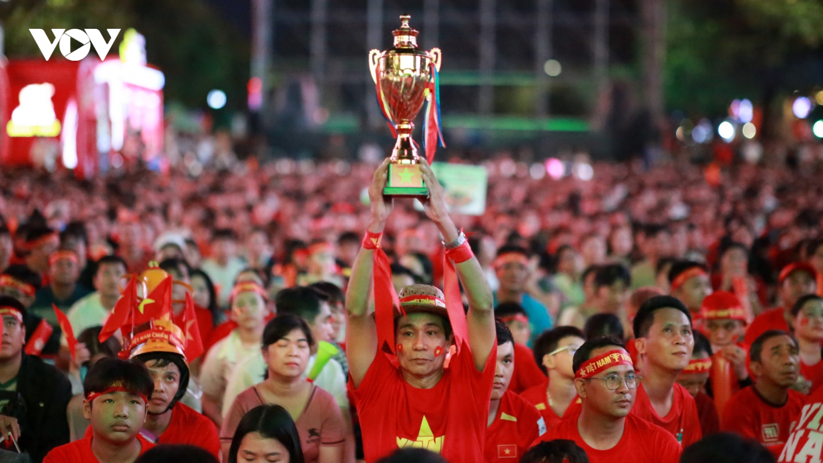 CĐV "lên cơn sốt" vì Patrik Lê Giang, tin tưởng ĐT Việt Nam vô địch ASEAN Cup