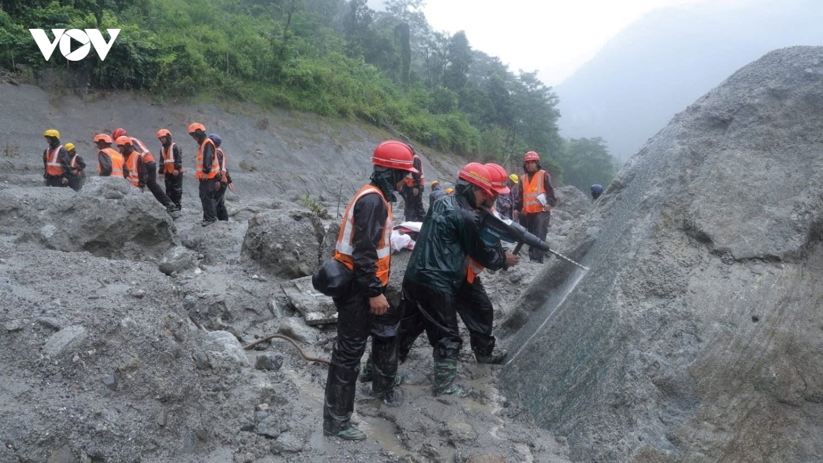 Nepal chạy đua tìm kiếm hơn 3.000 người mất tích sau thảm họa lũ quét