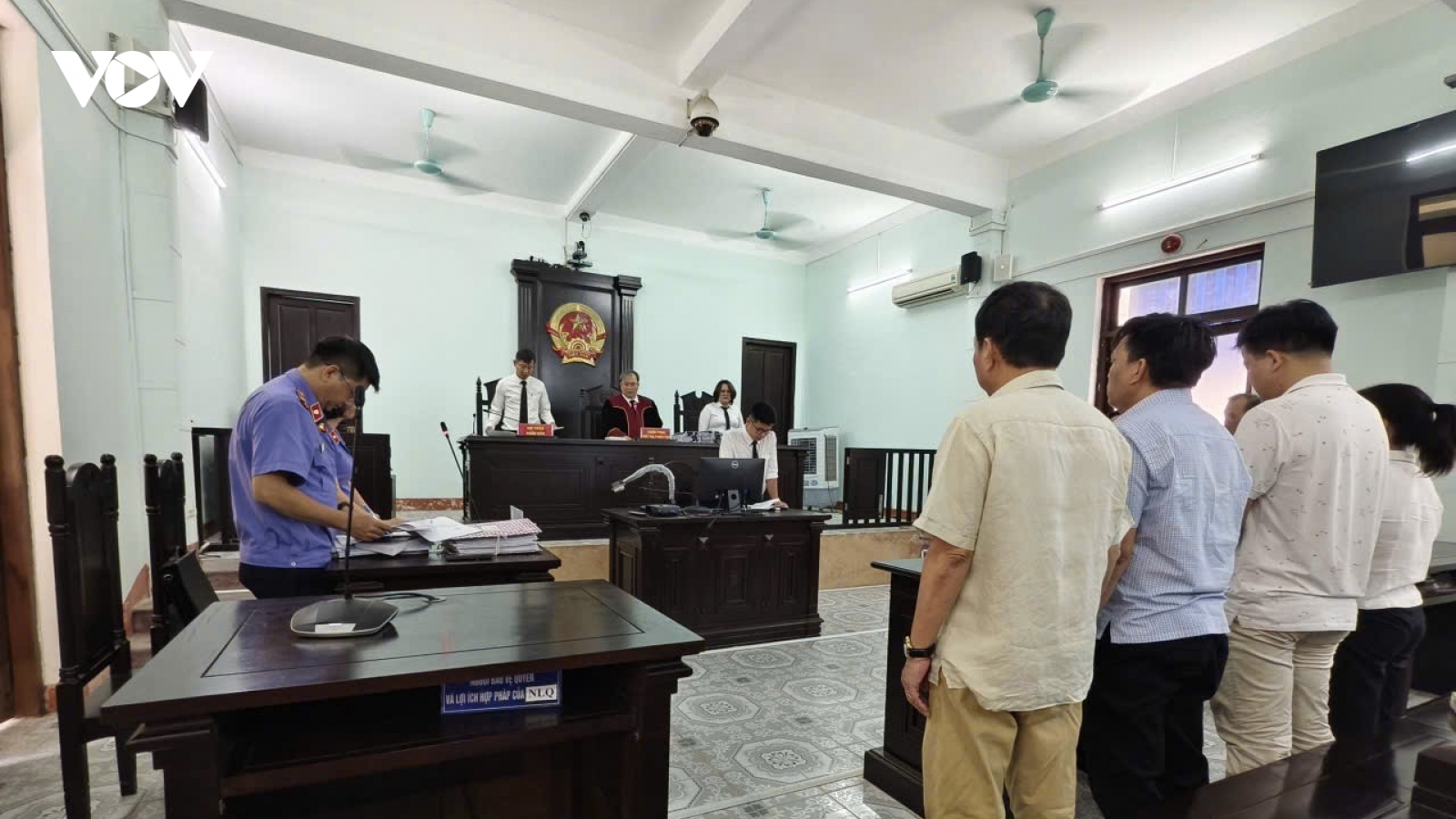 Huế: Cựu Phó Viện trưởng và cựu thẩm phán lĩnh án tù vì nhận hối lộ