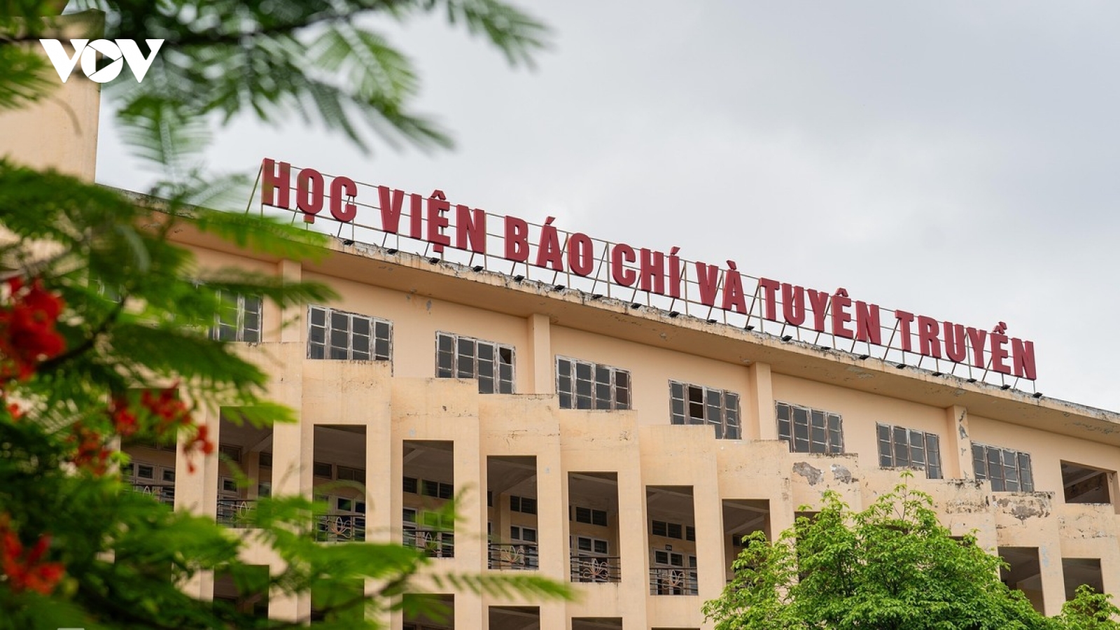 Điểm chuẩn Học viện Báo chí và Tuyên truyền 2026, nhiều nhóm ngành giảm 3-6 điểm