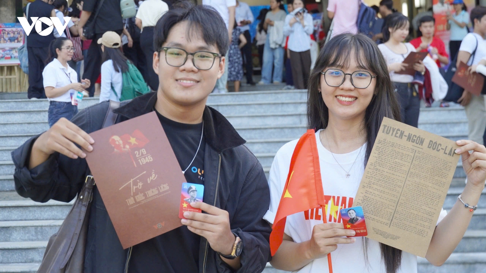 Xếp hàng chờ nhiều giờ để trải nghiệm khoảnh khắc Bác Hồ đọc Tuyên ngôn Độc lập