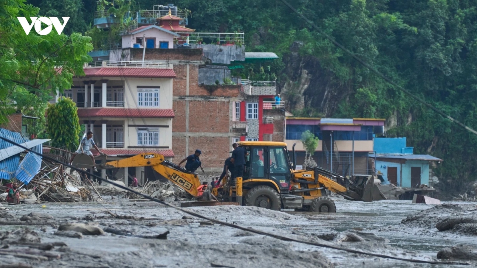 Nepal giải cứu gần 2.700 người tại vùng lũ, quốc tế tăng cường viện trợ