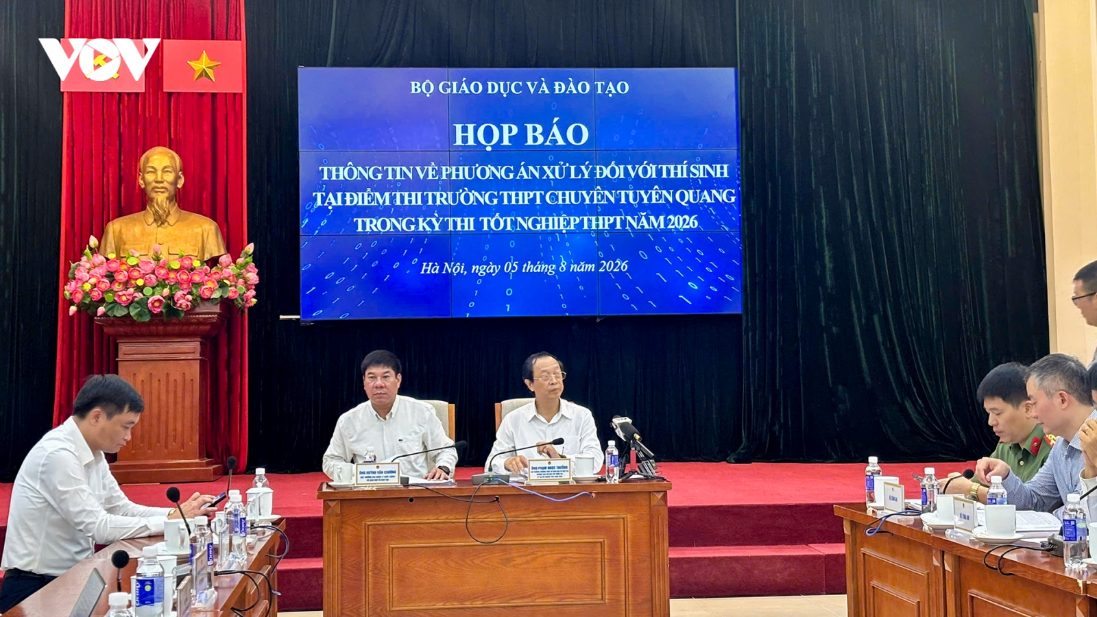 Bộ Giáo dục - Đào tạo giải "bài toán khó" tại điểm thi THPT Chuyên Tuyên Quang