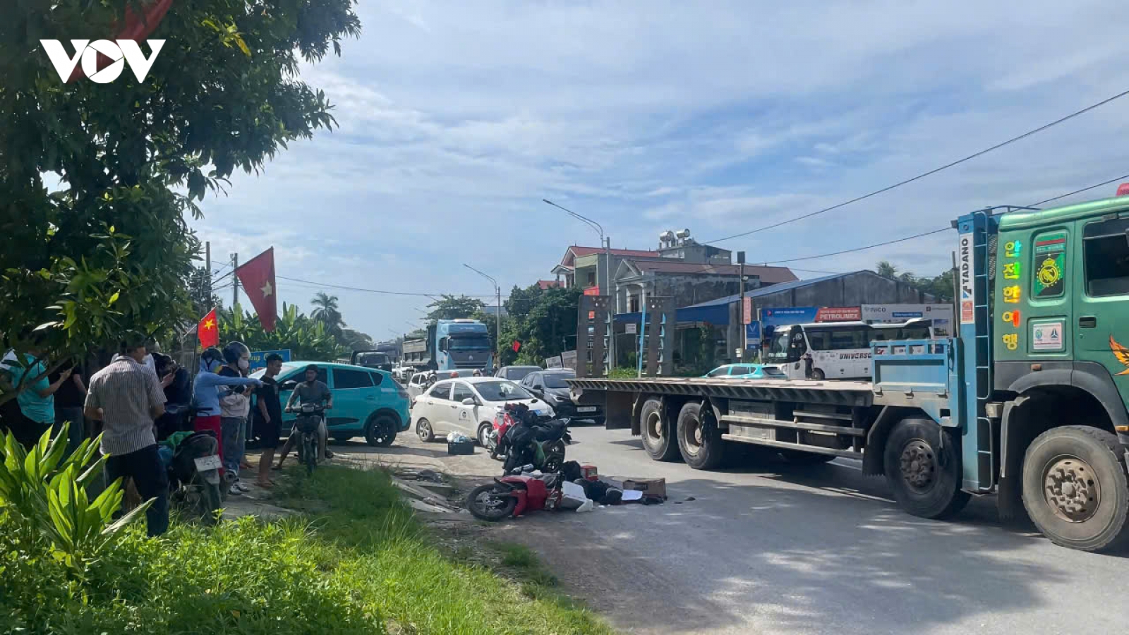 Một người tử vong tại chỗ sau va chạm với xe khách trên Quốc lộ 1B