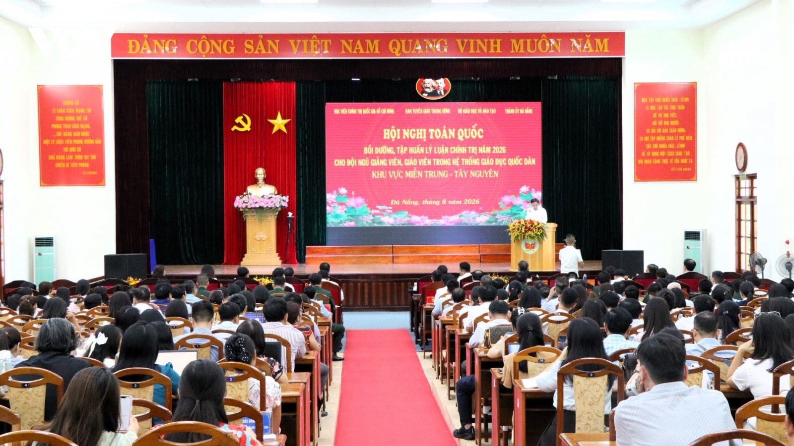 Bồi dưỡng lý luận chính trị cho giảng viên, giáo viên ở miền Trung - Tây Nguyên