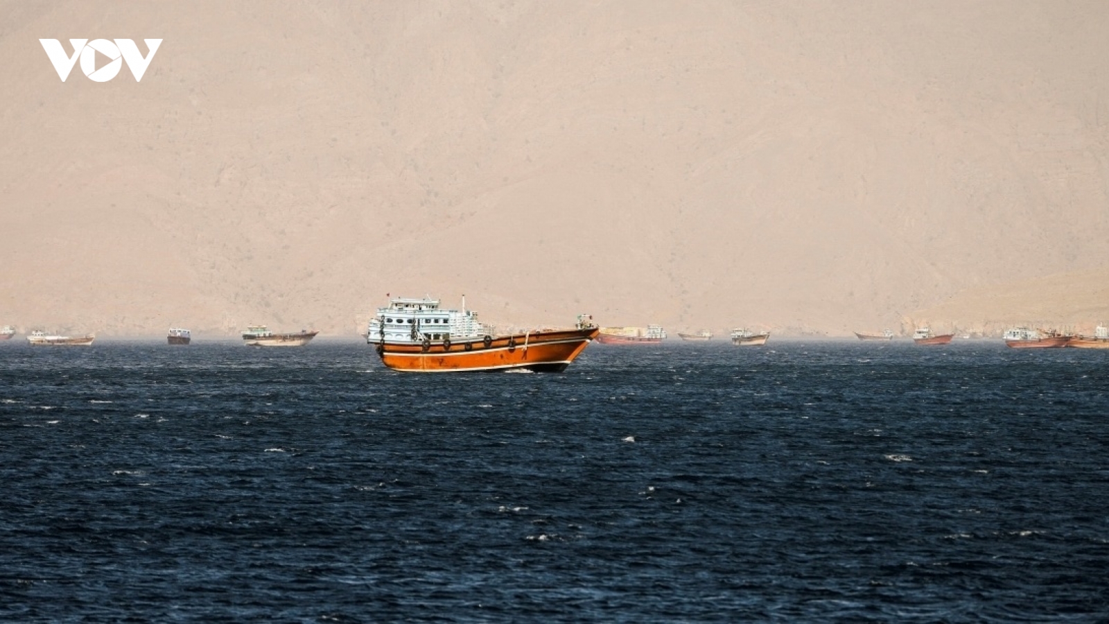 Iran thông báo sắp đạt thỏa thuận với Oman về eo Hormuz