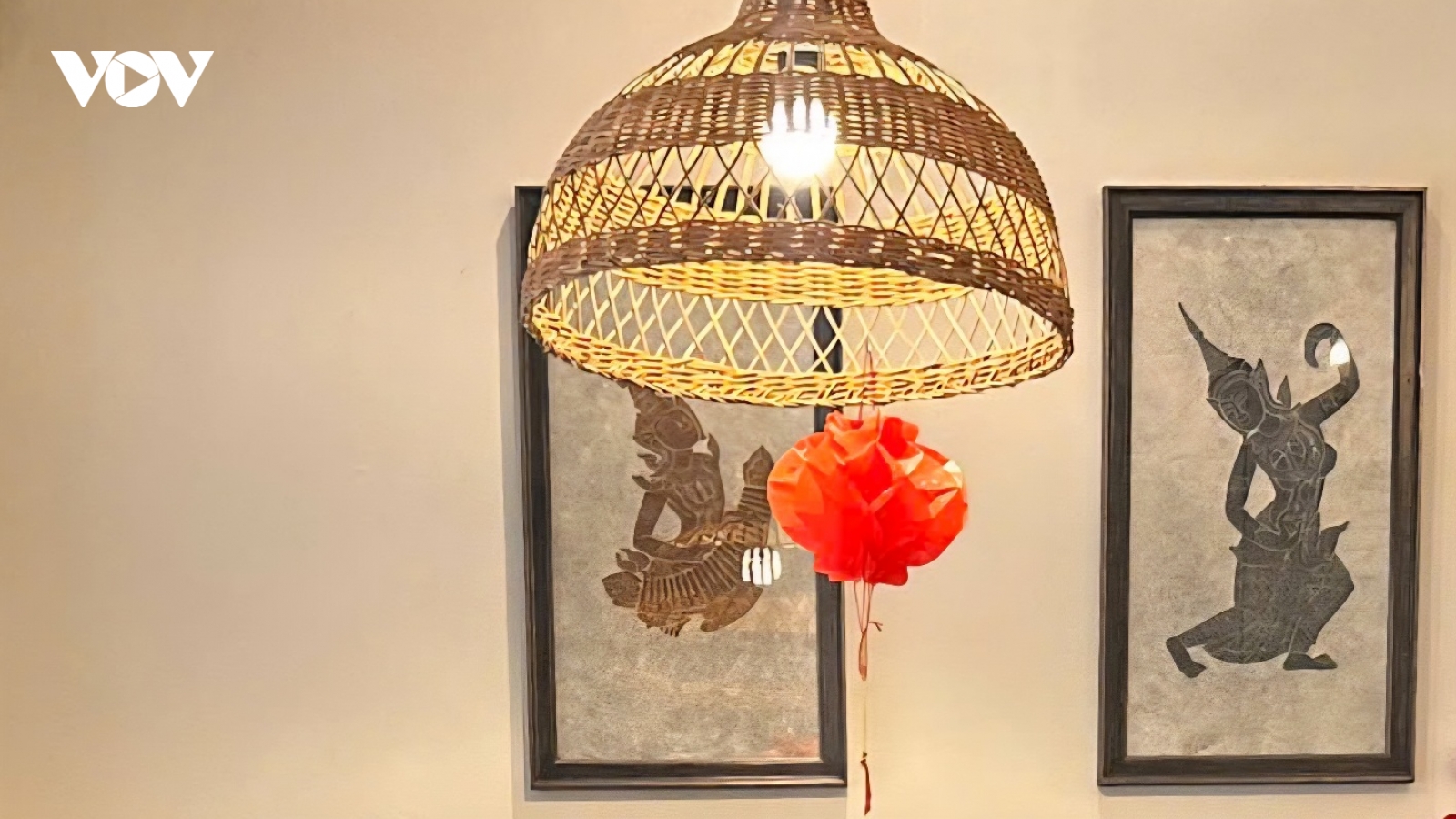 Trên có bóng đèn, lời thề và ý thức tự giác tuân thủ