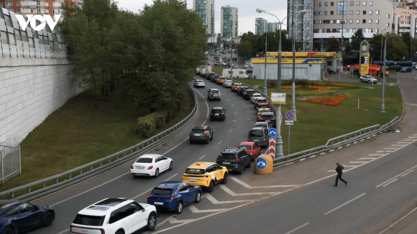 Khủng hoảng xăng dầu lần hai chạm tới Moscow: Bài toán logistics của Nga