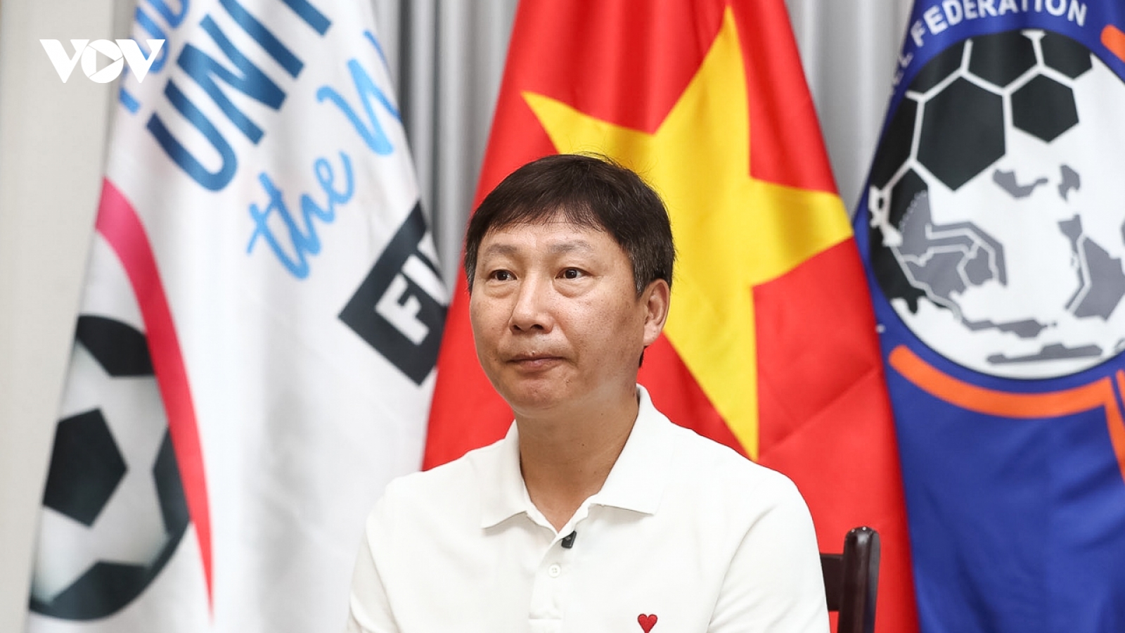 Vô địch ASEAN Cup 2026, HLV Kim Sang Sik chia sẻ bất ngờ về...giá mua nhà ở Hà Nội