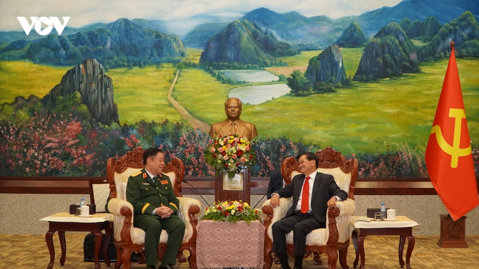 Đại tướng Nguyễn Trọng Nghĩa chào xã giao lãnh đạo Đảng, Nhà nước Lào