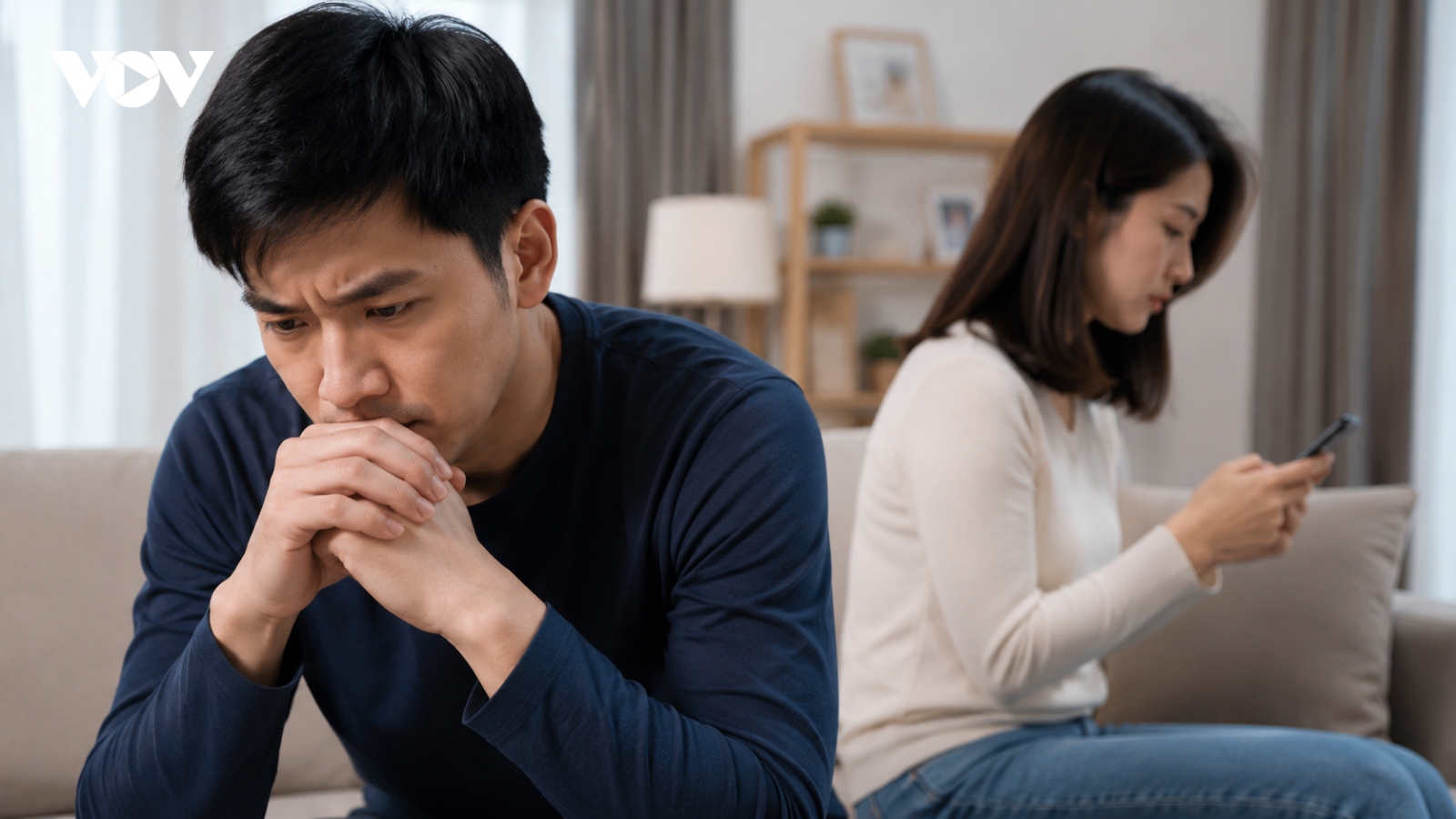 Vợ vẫn liên lạc với người yêu cũ sau hơn 10 năm kết hôn