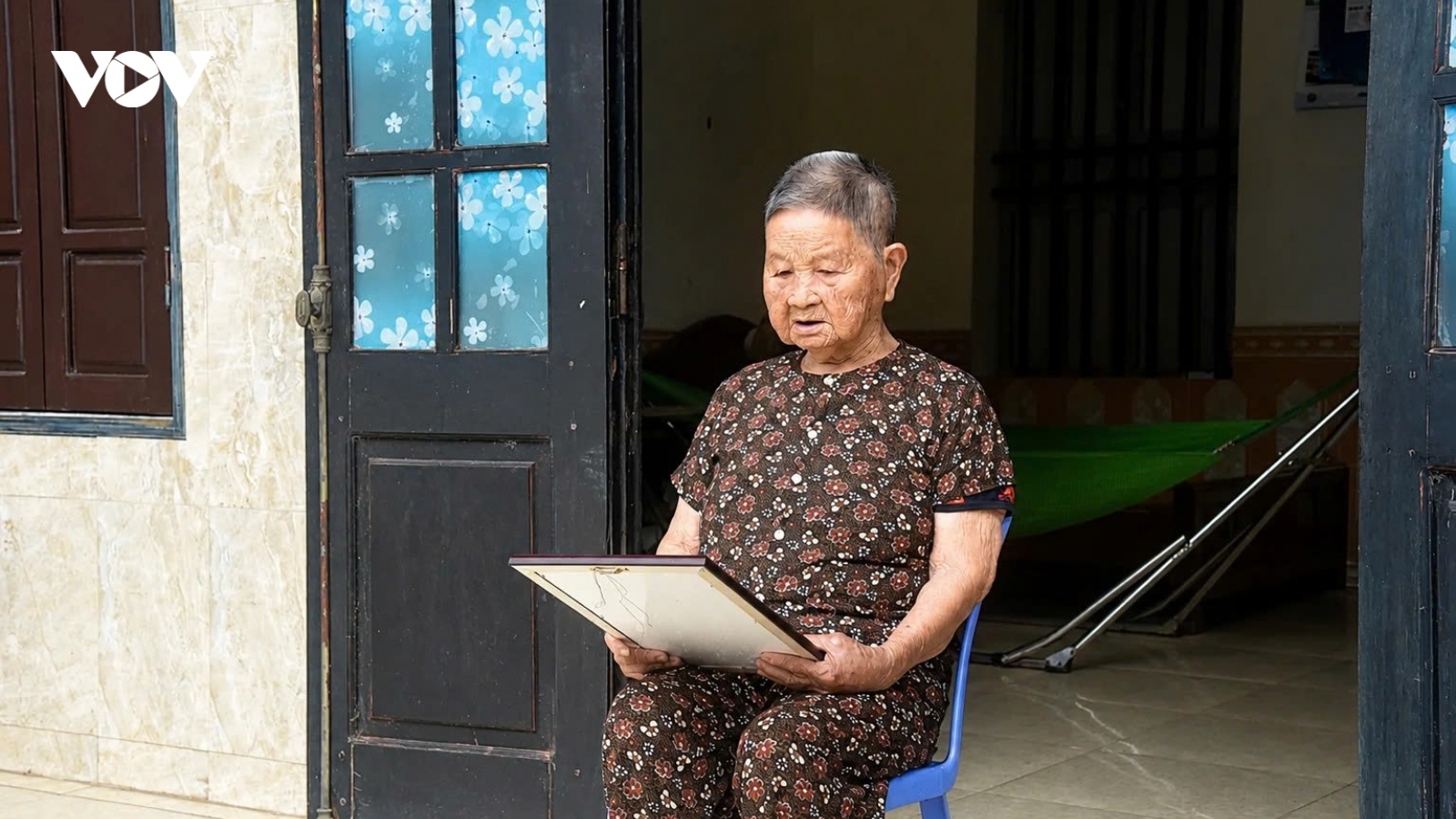 Hơn nửa thế kỷ, mẹ trăm tuổi vẫn ngóng con trở về