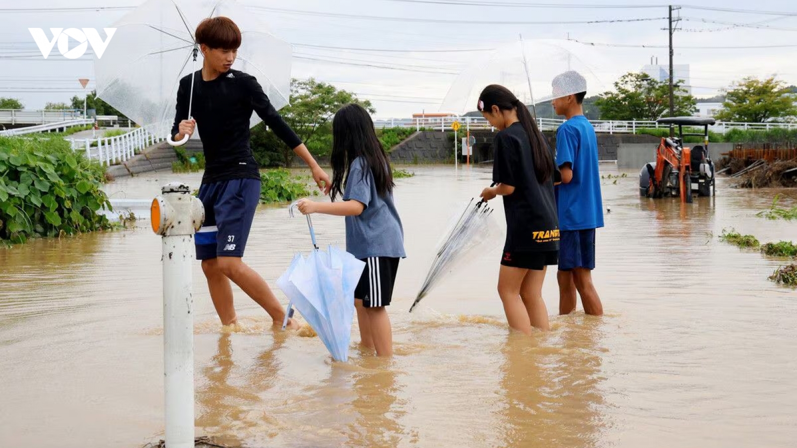 Mưa kỷ lục, gần 100.000 người ở Nhật Bản phải sơ tán