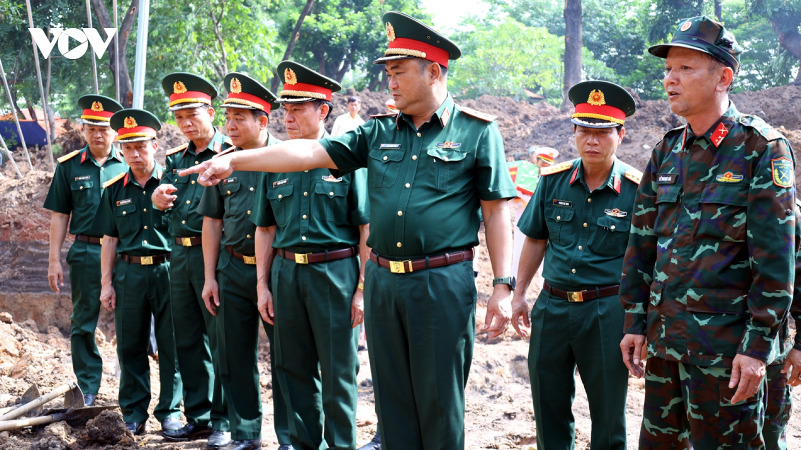 Phát hiện thêm nhiều hài cốt liệt sĩ kèm di vật tại công viên Lê Thị Riêng