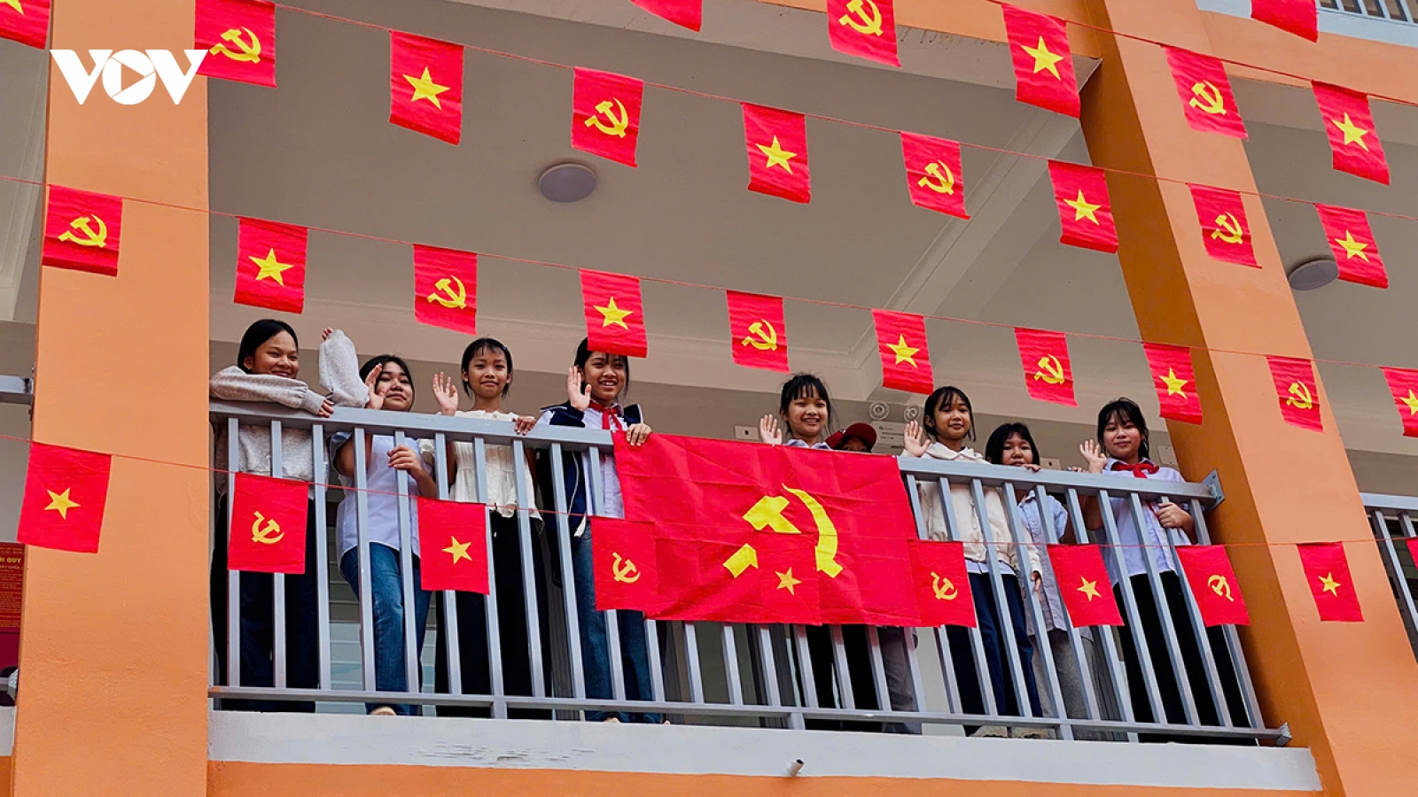 Học sinh háo hức đi học ở các trường nội trú liên cấp khu vực biên giới Điện Biên