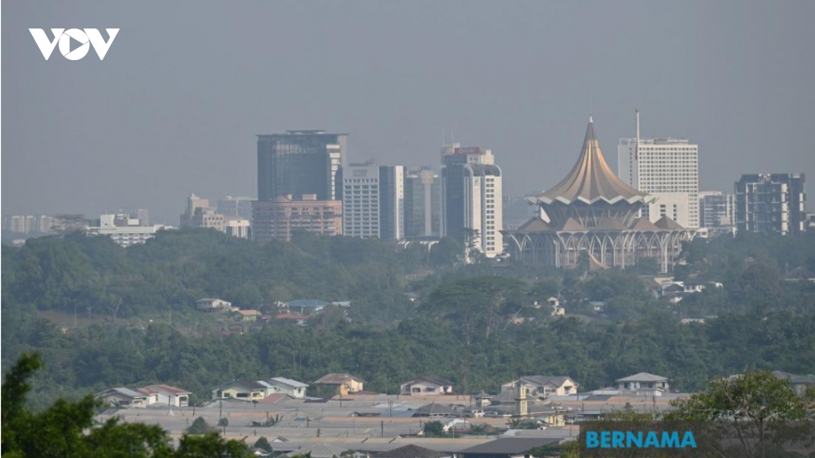 Malaysia tạm đóng cửa gần 600 trường học vì ô nhiễm khói mù