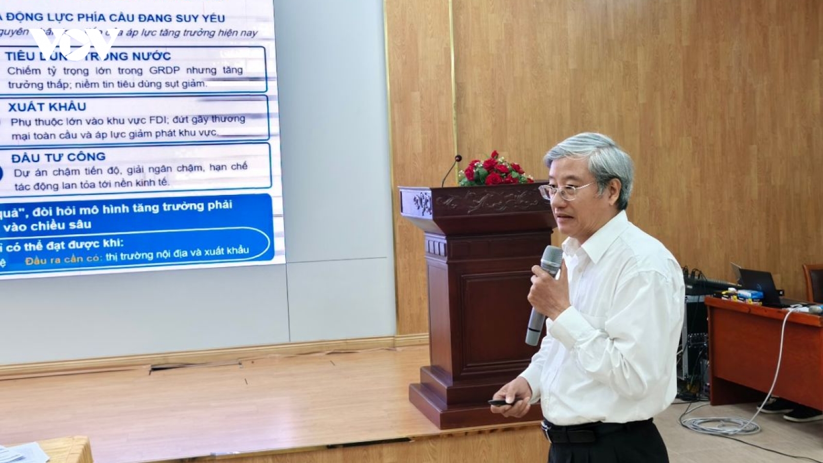 Tăng trưởng 2 con số không thể đạt được bằng một chính sách đơn lẻ