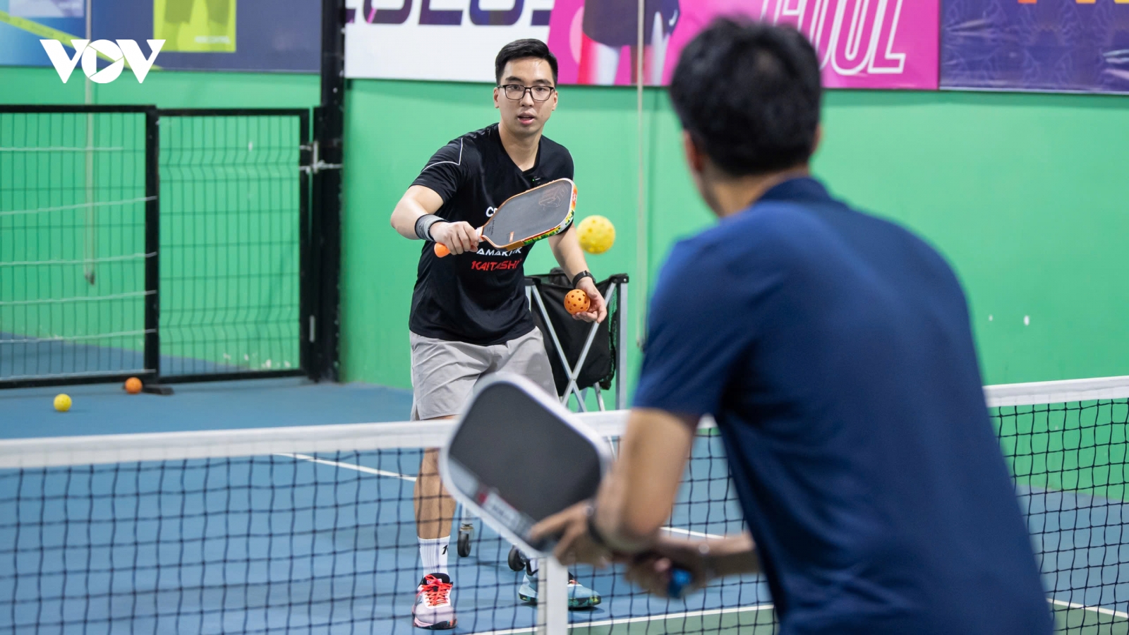 Nhập môn Pickleball: Hướng dẫn kỹ thuật Dink Volley Slice Backhand