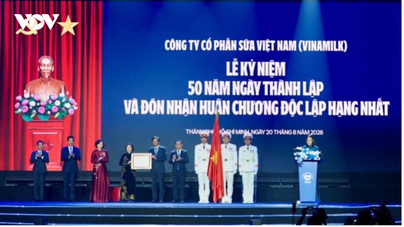 Vinamilk đón nhận huân chương Độc lập hạng nhất tại dấu mốc 50 năm