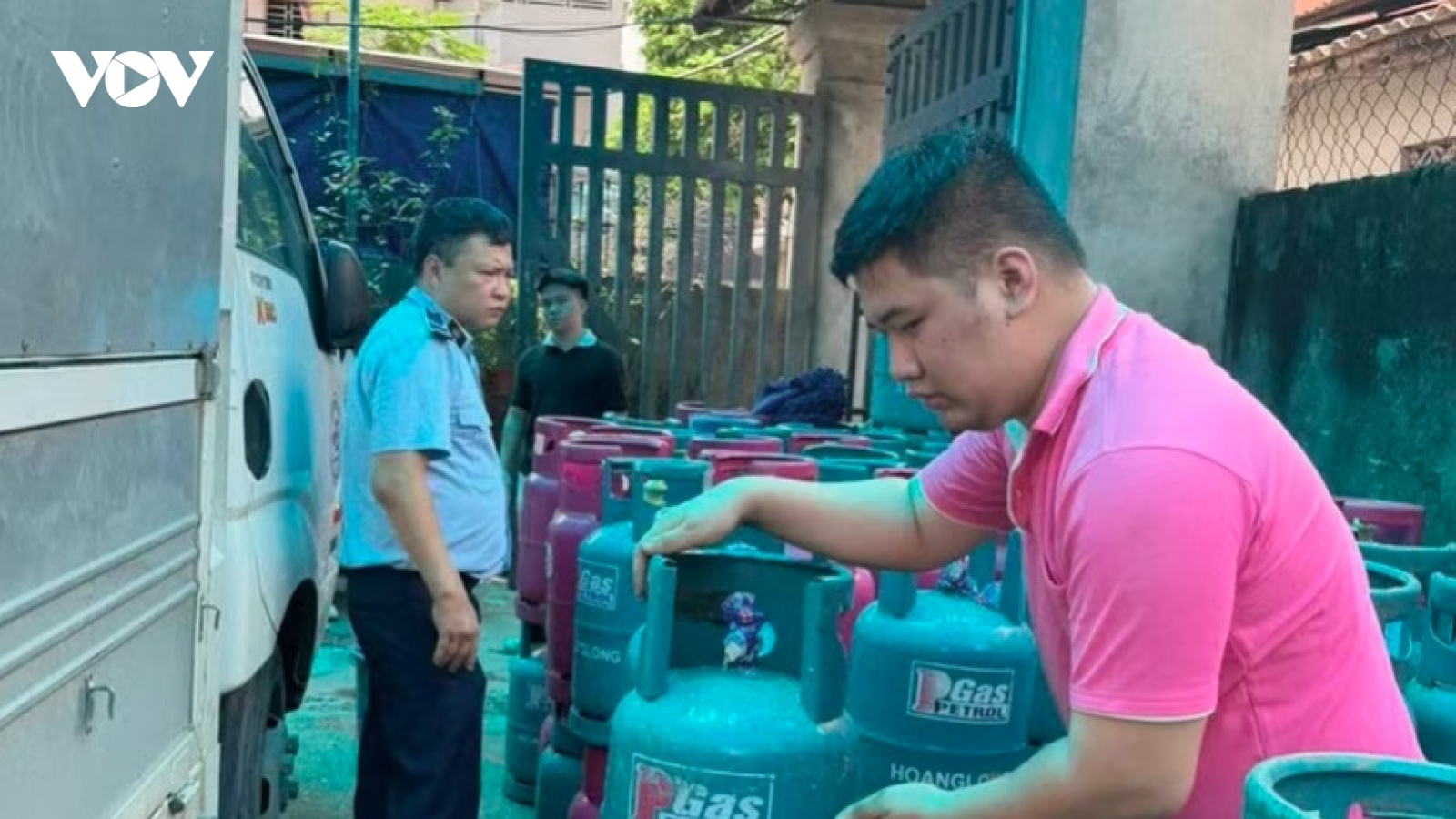 Chuyển cơ quan điều tra đường dây san chiết, phân phối gas giả tại Hà Nội