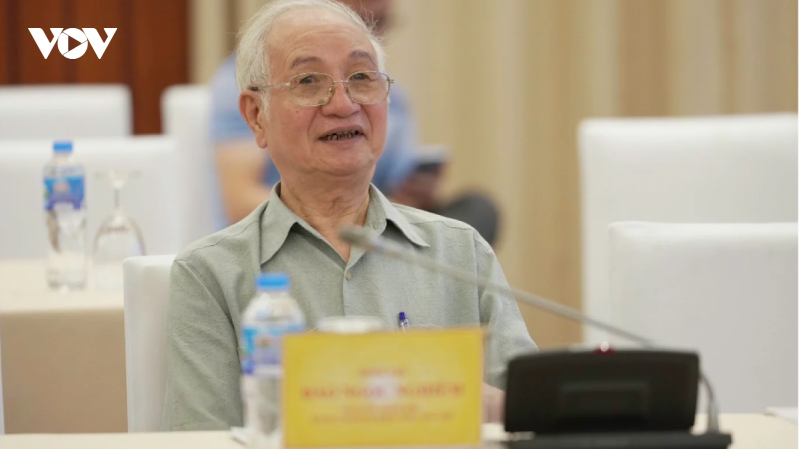 "Loạn" biển hiệu tiếng nước ngoài: Đã đến lúc chấn chỉnh