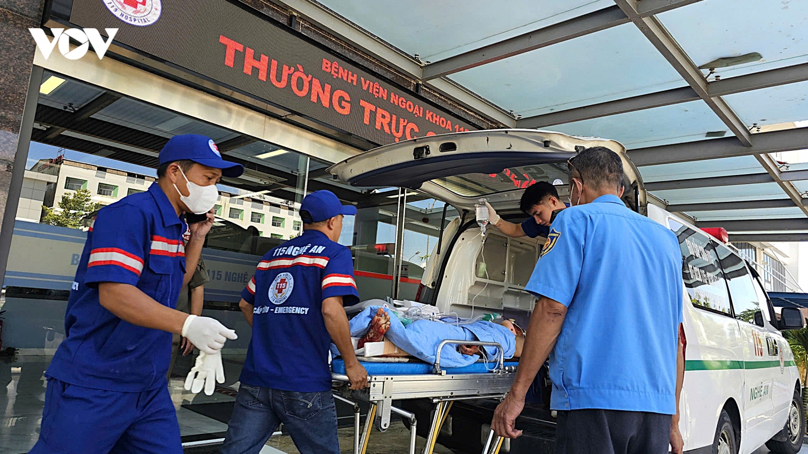 Sức khỏe 33 nạn nhân vụ xe khách gặp nạn trên cao tốc Bắc - Nam qua Nghệ An