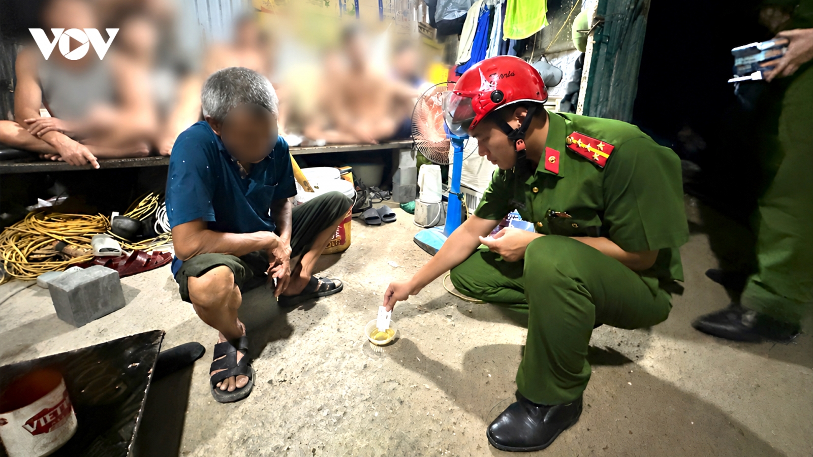 Test ma túy ngay tại nơi làm việc, phát hiện 3 công nhân dương tính
