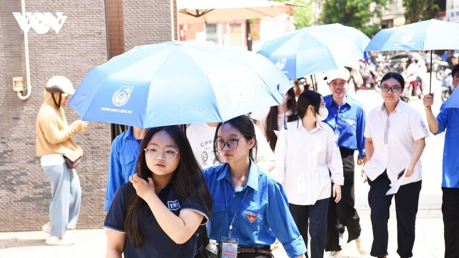 Điểm chuẩn ĐH Ngoại thương tiếp tục áp sát 30