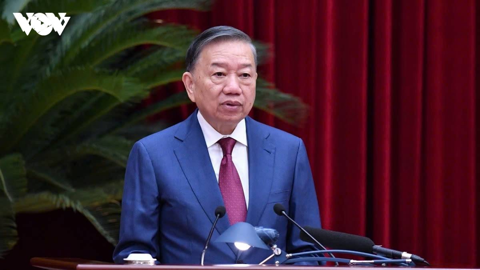 Bộ Chính trị: Không lợi dụng bảo vệ cán bộ dám nghĩ, dám làm để bao che tham nhũng
