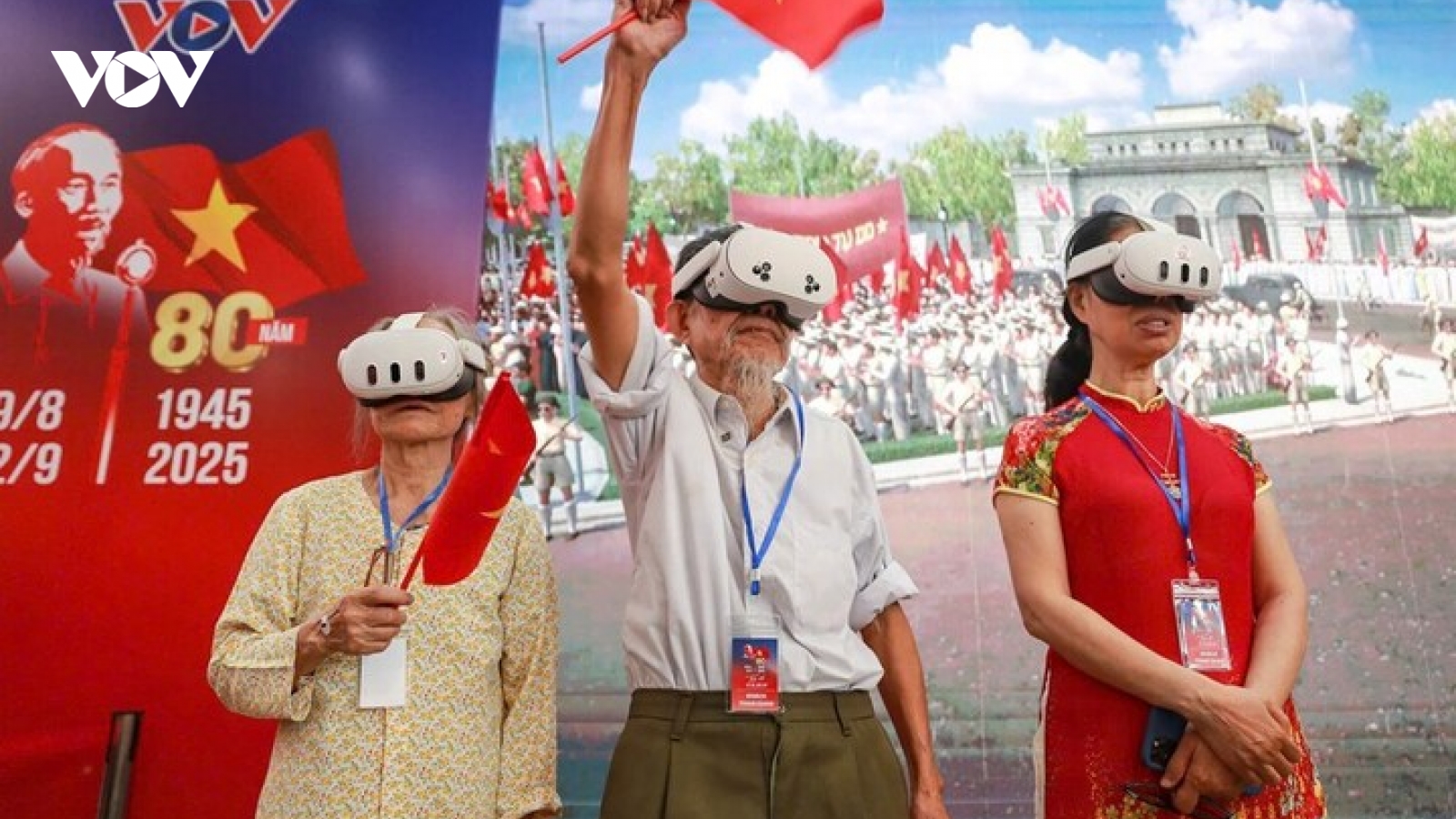 Trải nghiệm thực tế ảo "Trở về thời khắc thiêng liêng" của VOV tại Dinh Độc lập