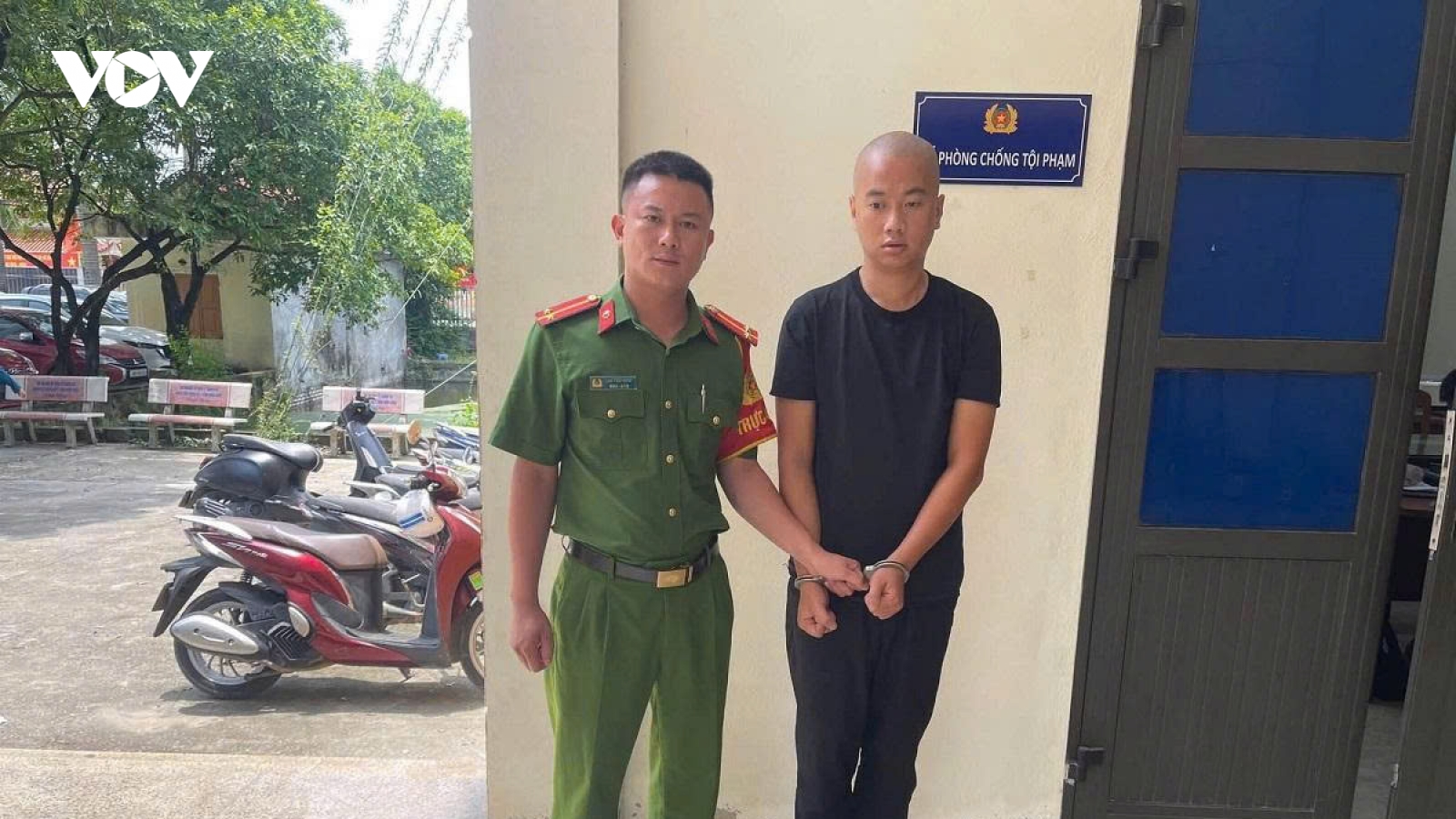 Khởi tố vụ trộm bánh xe ô tô đang đỗ ở khu đô thị Thanh Hà