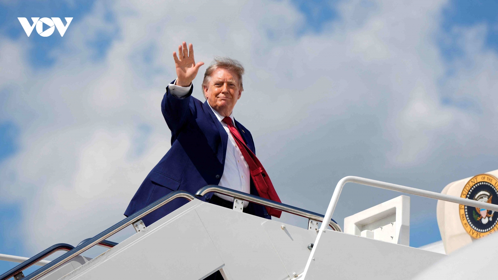 Ông Trump từng “kim thiền thoát xác” giữa mối đe dọa của Iran
