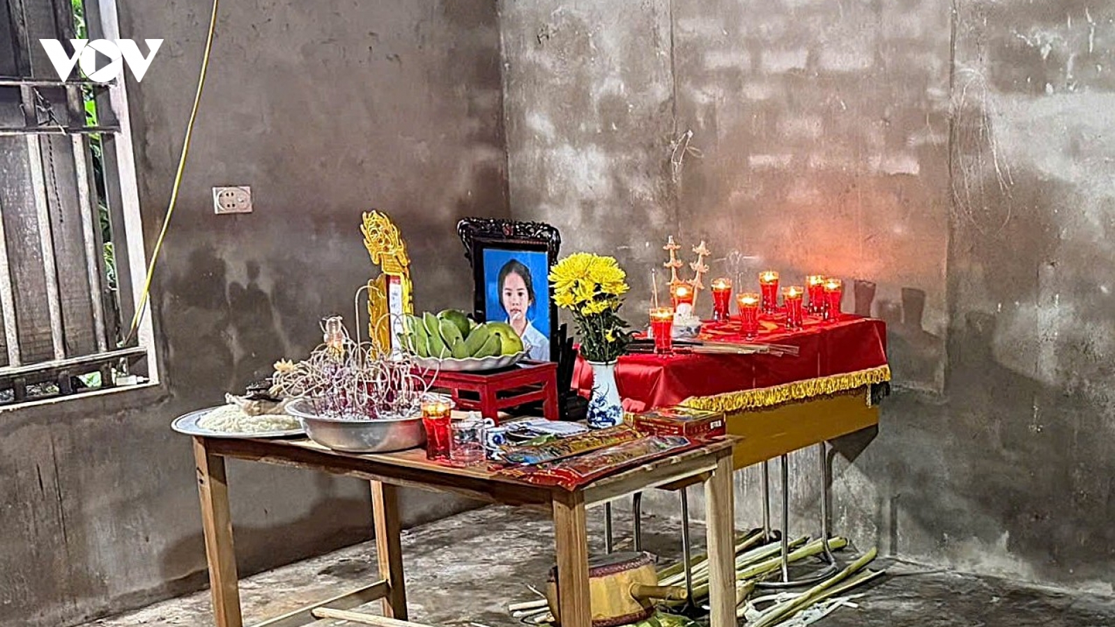 Tìm thấy thi thể bé gái 5 tuổi ở ao nước gần nhà tại Nghệ An