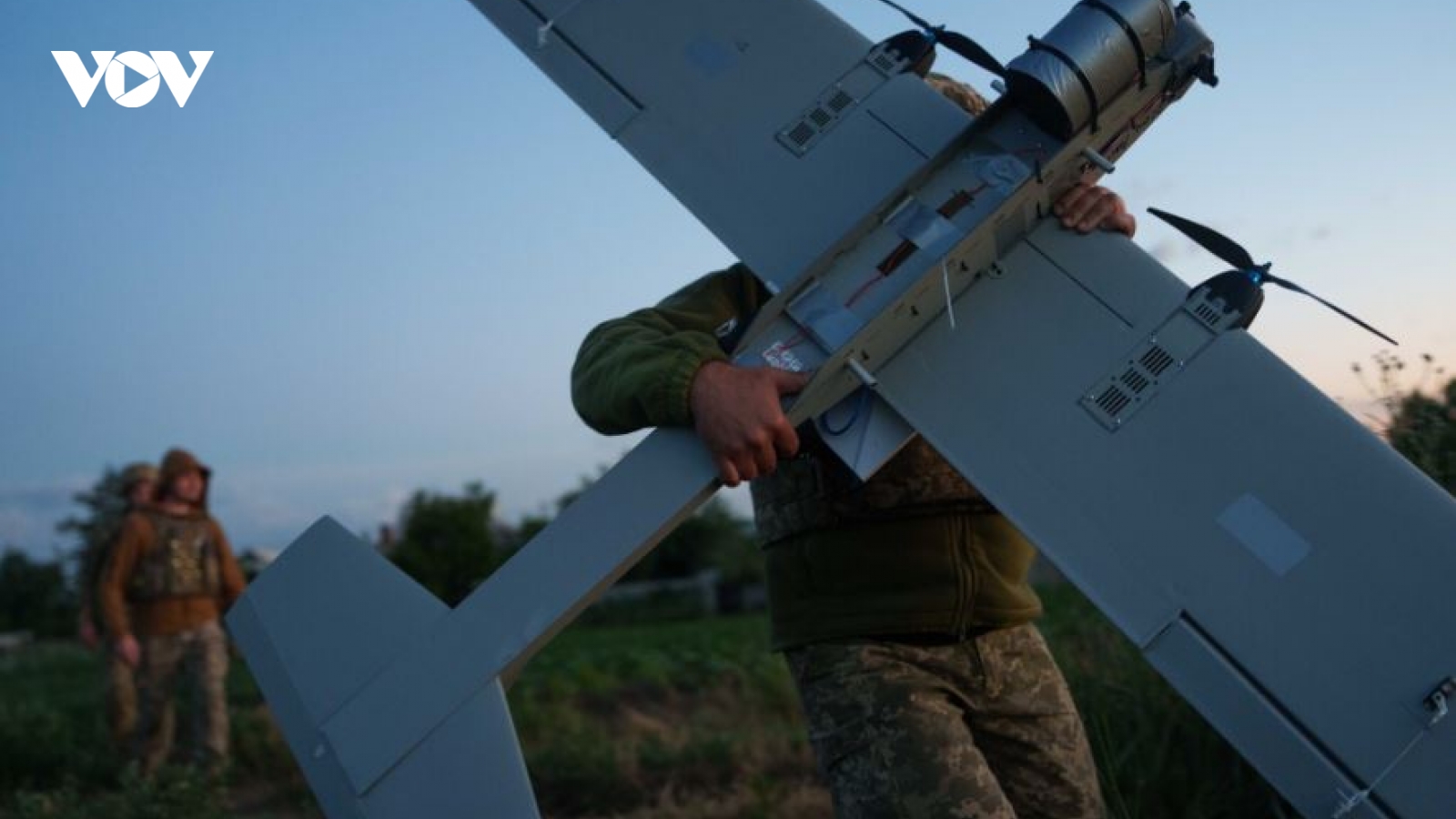 Ukraine tung hàng trăm UAV tập kích khắp lãnh thổ Nga