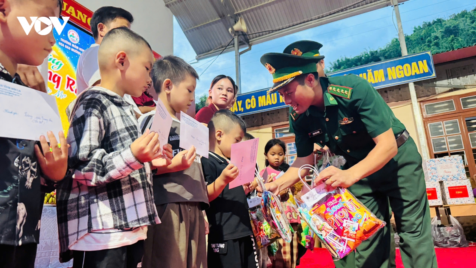 Vui trăng tròn nơi biên cương Sơn La