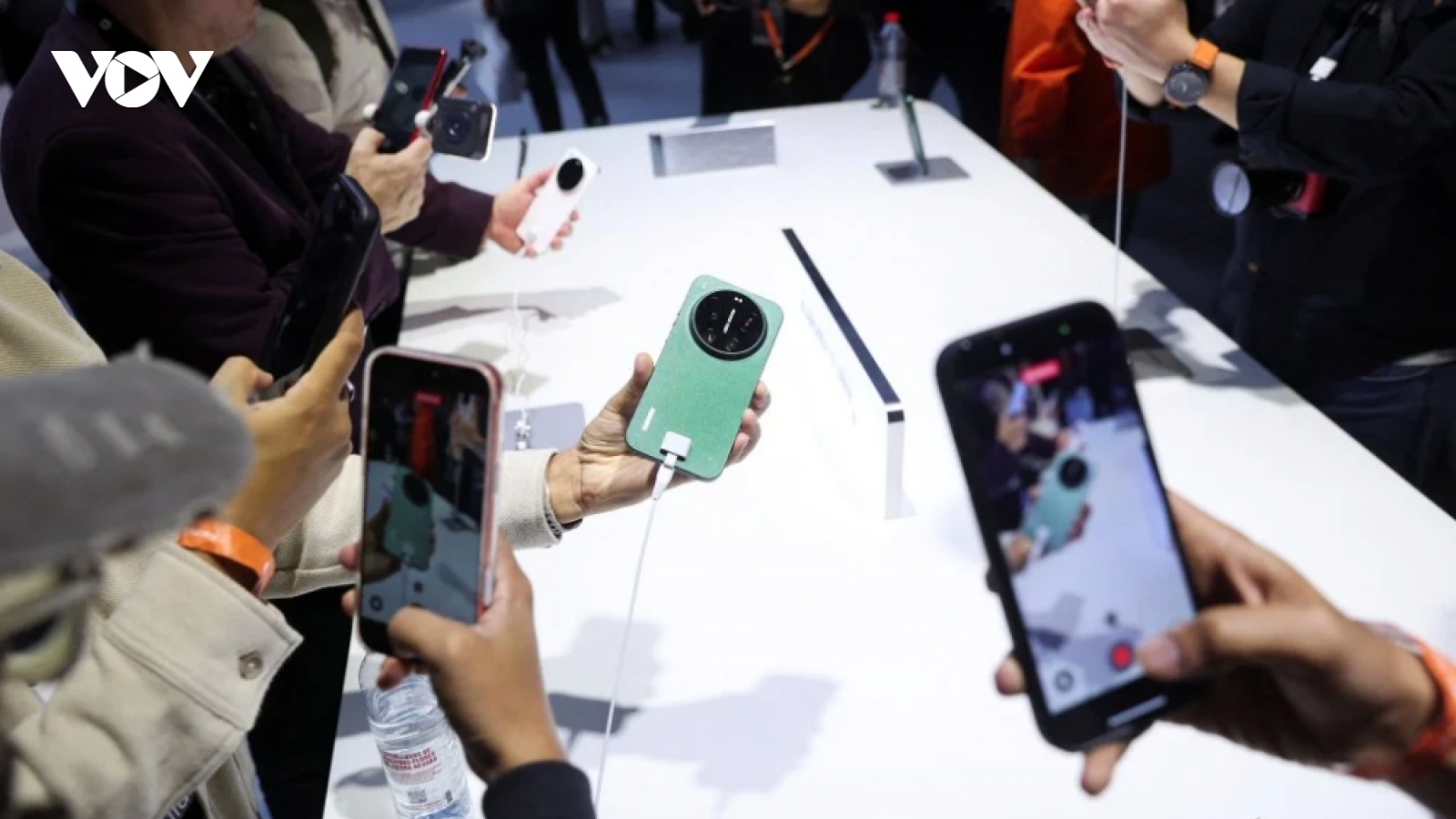 Thời smartphone giá rẻ sắp thay đổi mạnh