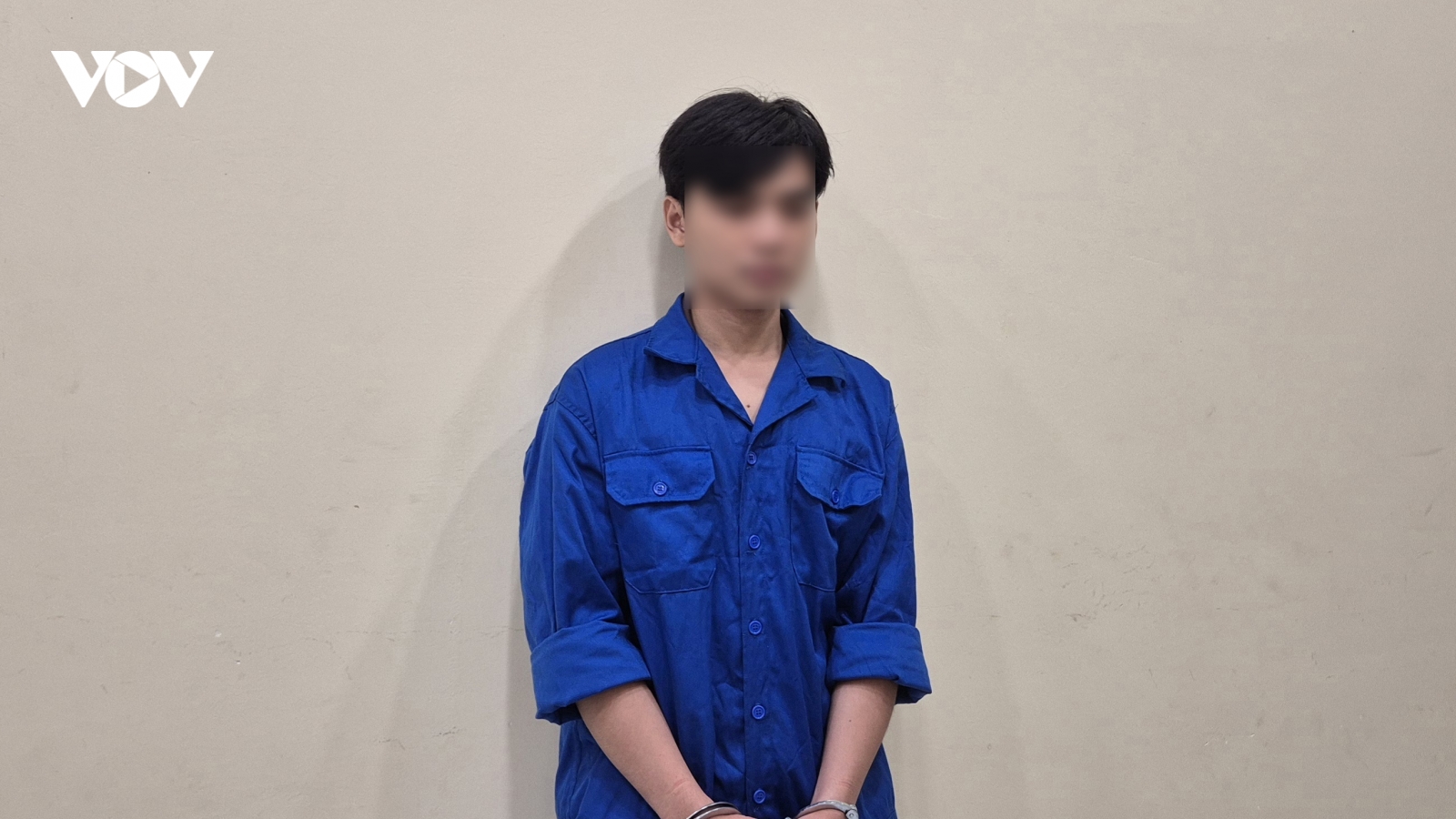 Tên cướp cầm súng đột nhập vào gia đình hay khoe tài sản trên mạng xã hội