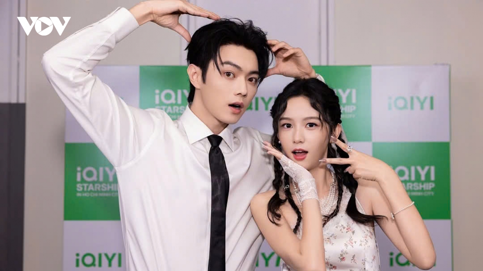 Mỹ nam “Diên Hy Công Lược” ấn tượng với món Việt trong lần đến TP.HCM