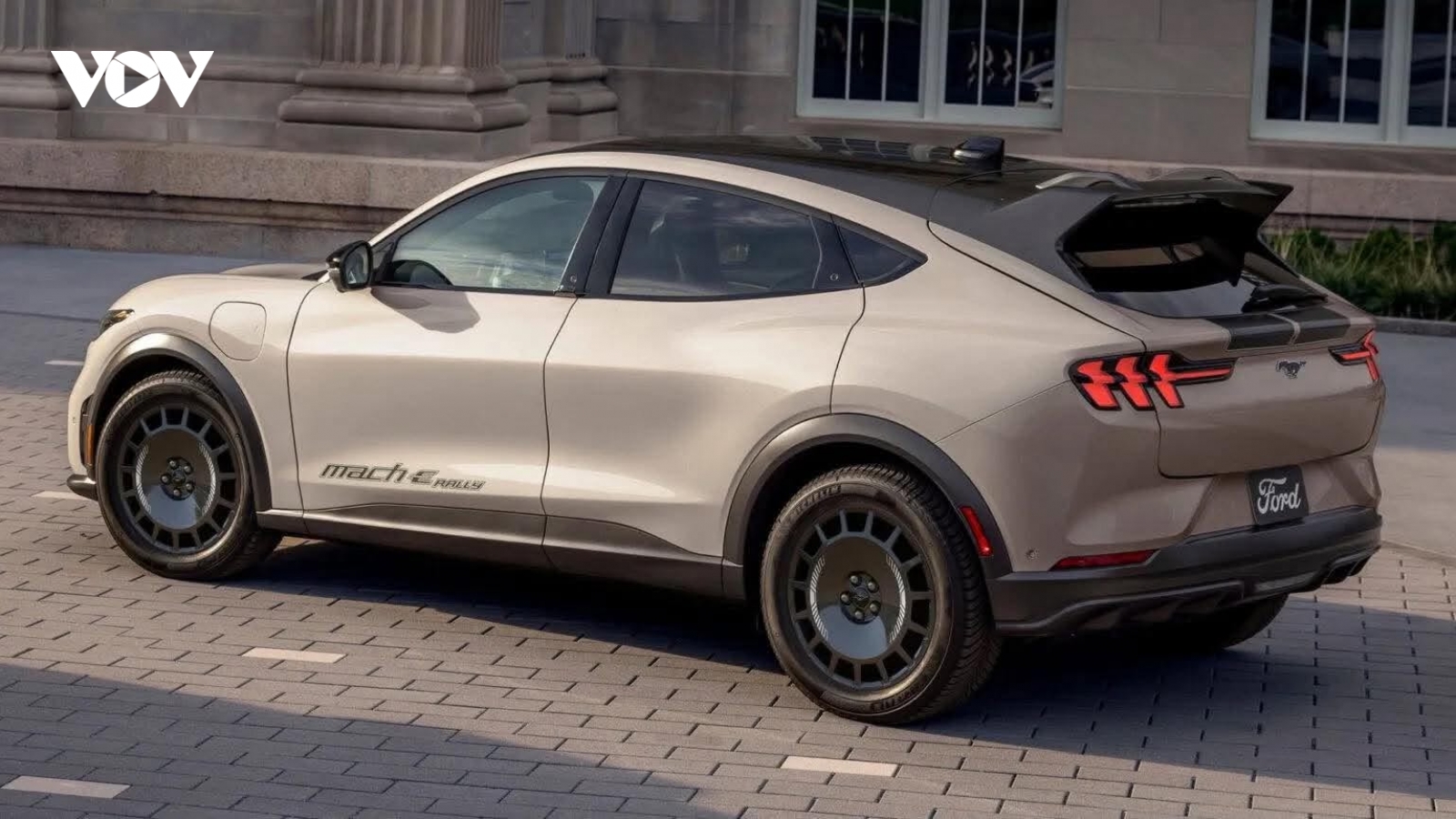 Triệu hồi Ford Mustang Mach-E vì lỗi bộ điều khiển pin thay thế