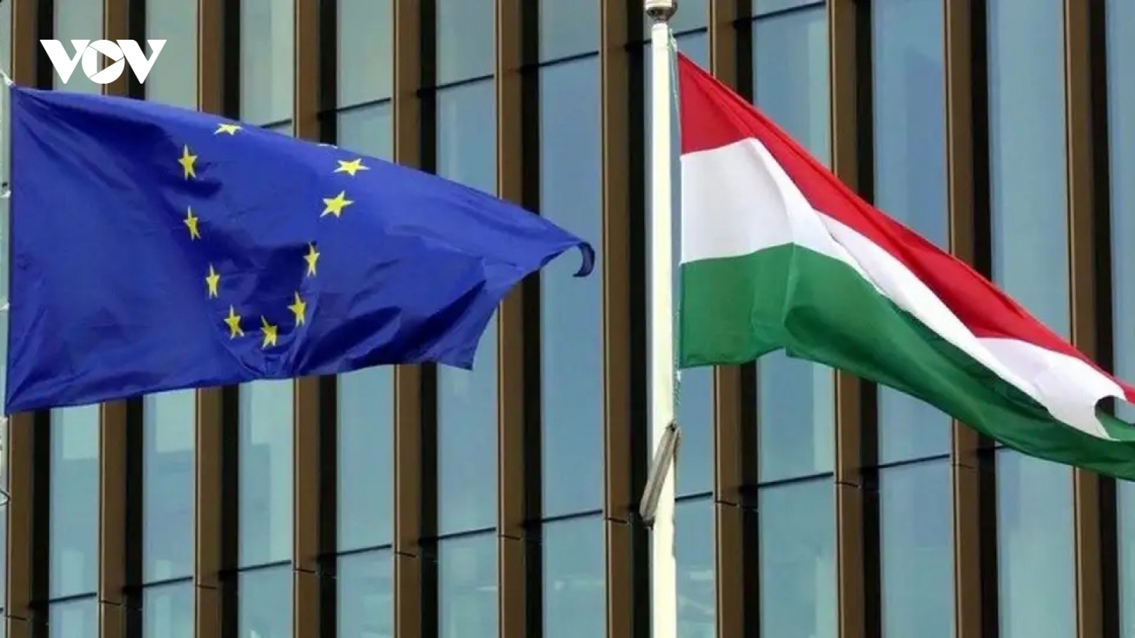 Hungary thất bại trong vụ kiện sử dụng tài sản bị đóng băng của Nga cho Ukraine
